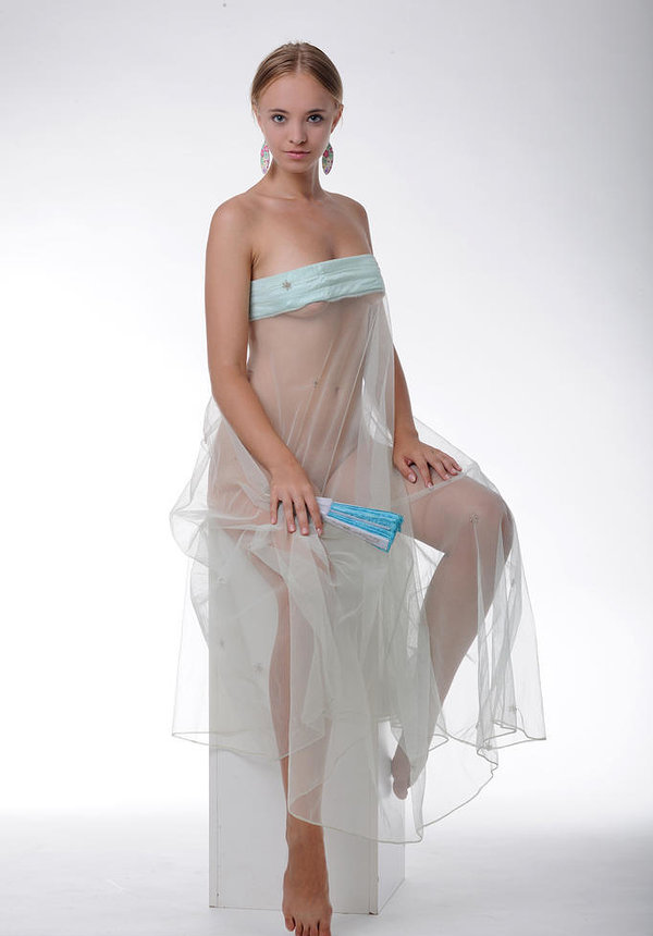 Любовь, 20 лет, 5 размер груди